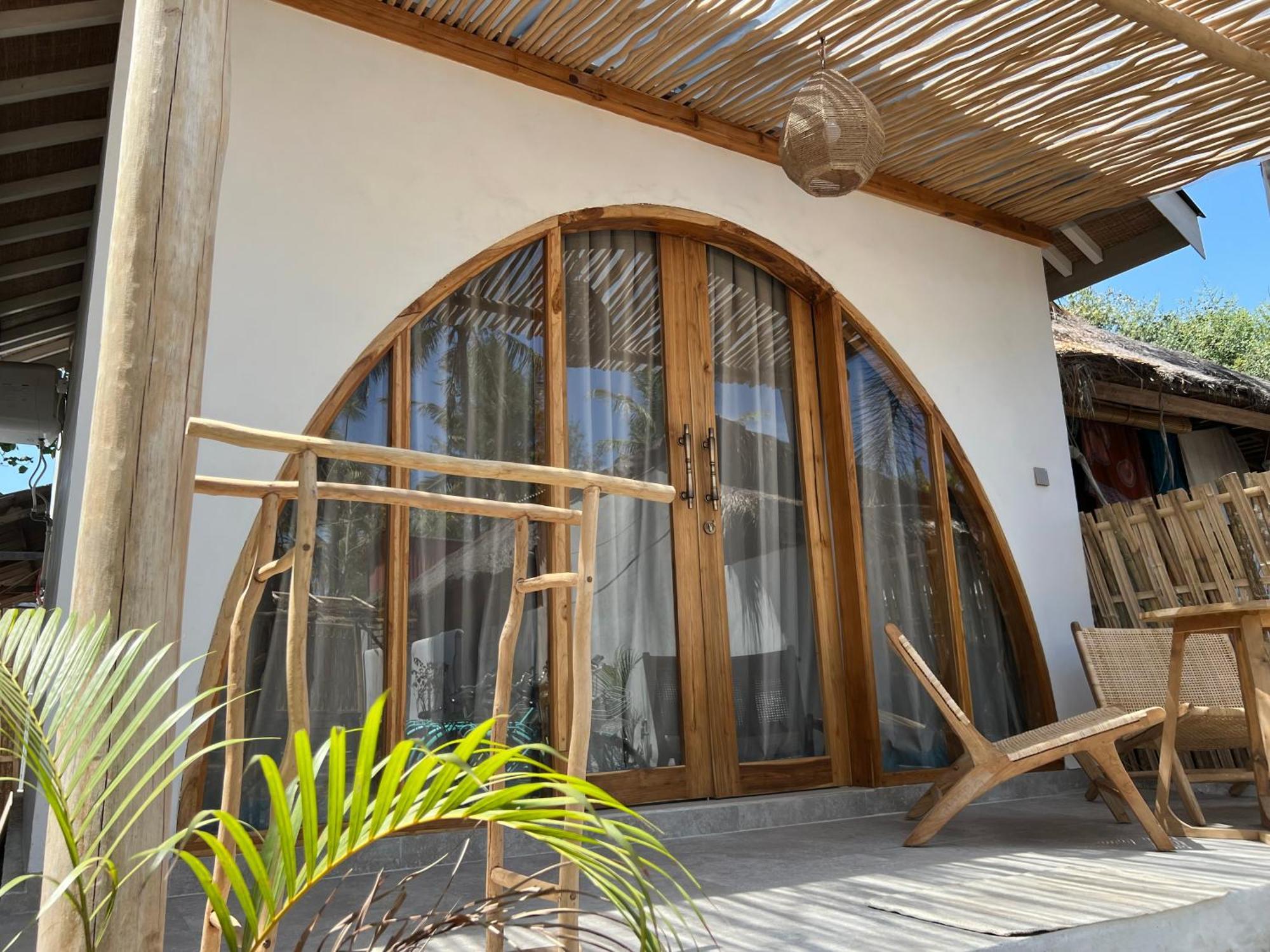 Rumah Canaria Bungalow Гили Траванган Экстерьер фото